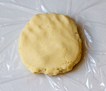 Recette de biscuits de noël à la confiture de framboise